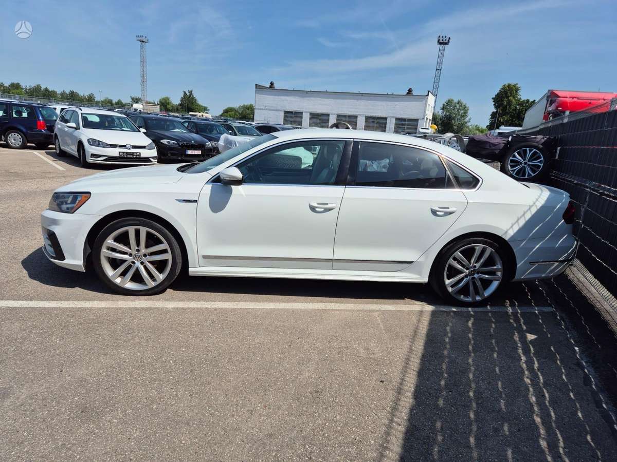 Volkswagen Passat - 2