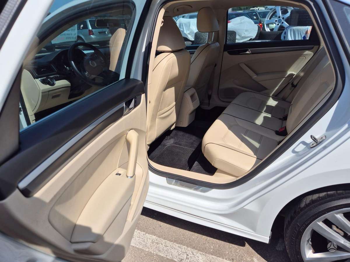 Volkswagen Passat - 10