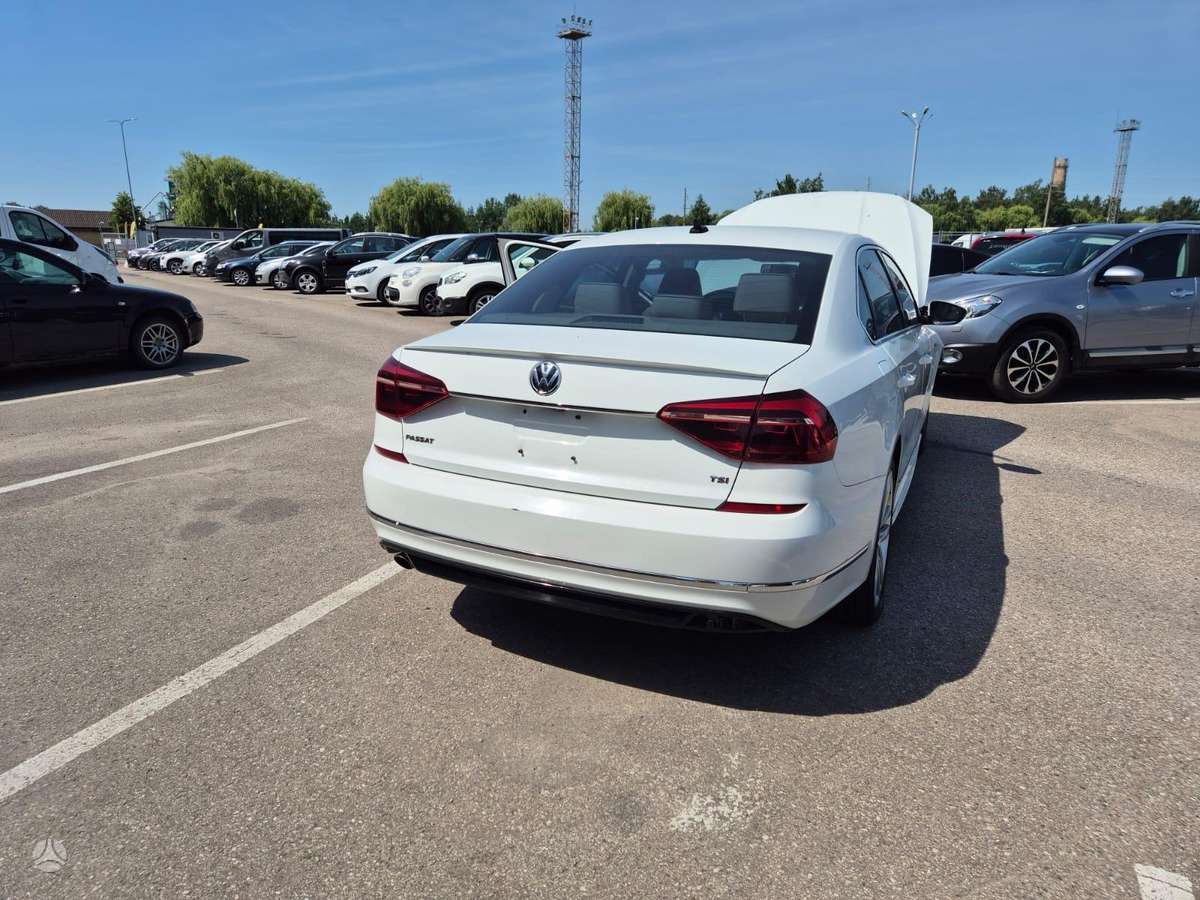 Volkswagen Passat - 5