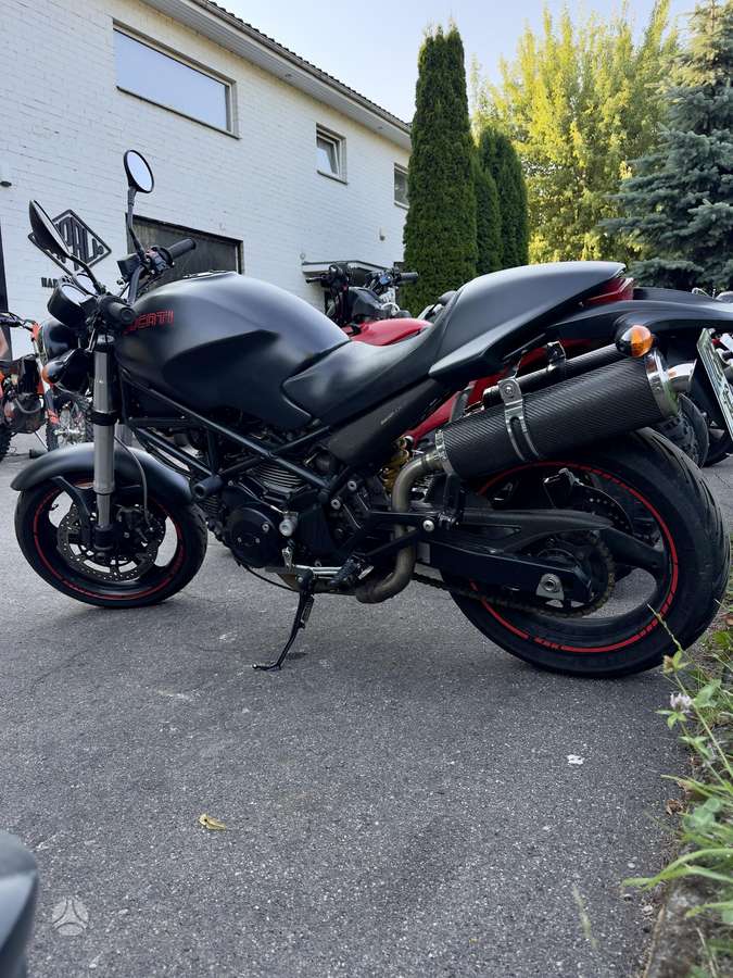 Ducati Monster 695cc, street / классические