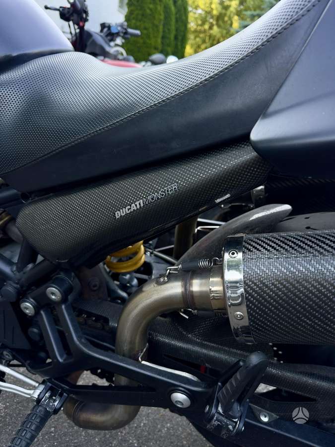 Ducati Monster 695cc, street / классические