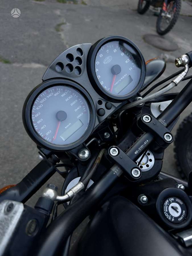 Ducati Monster 695cc, street / классические
