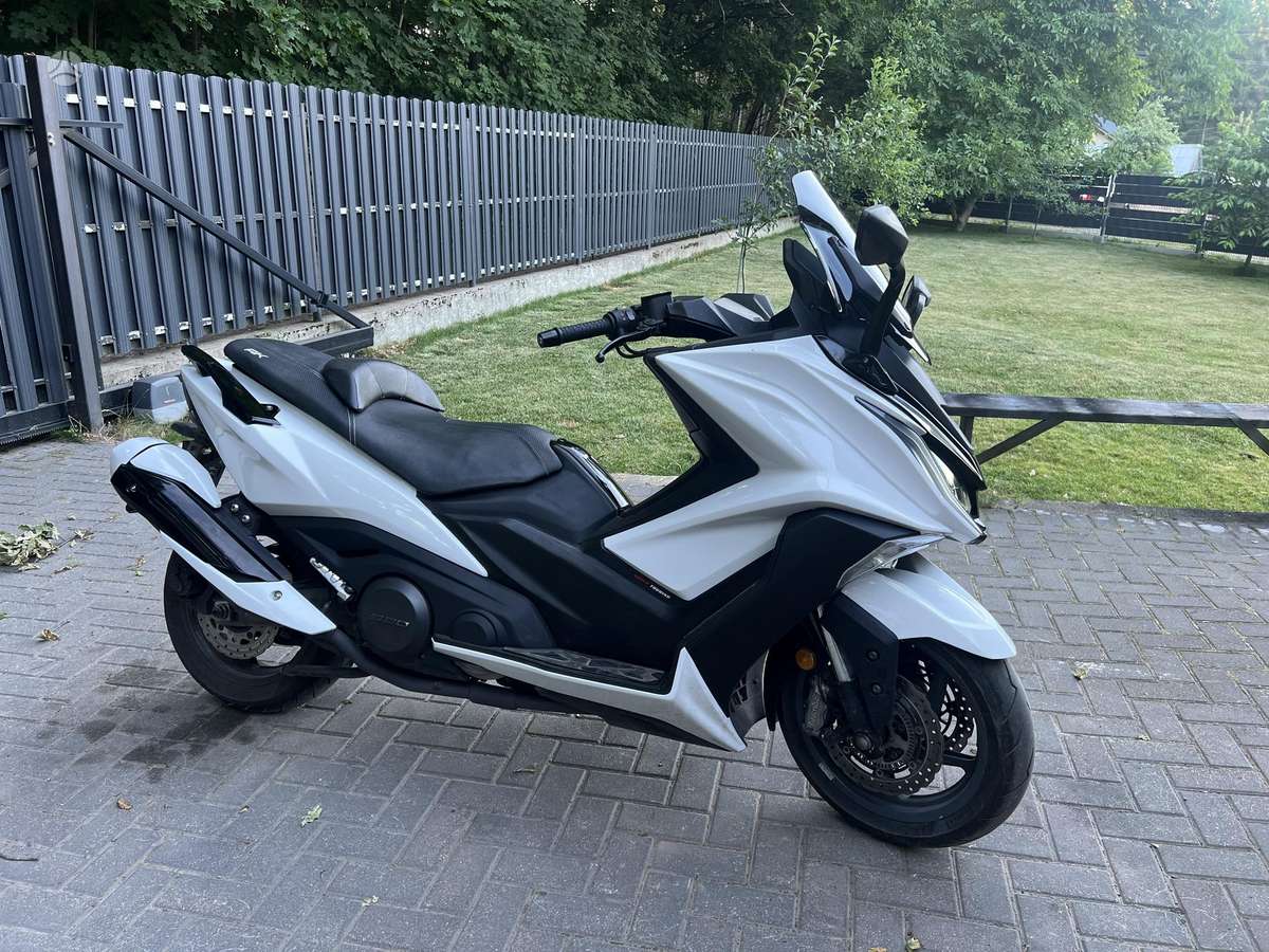 Kymco AK550 550cc, scooters / mopeds