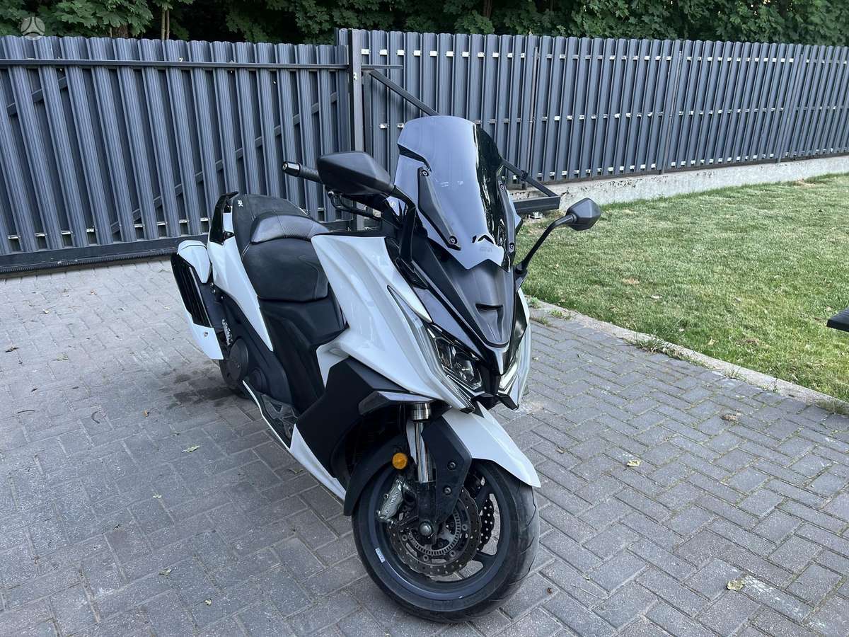 Kymco AK550 550cc, мотороллеры / мопеды