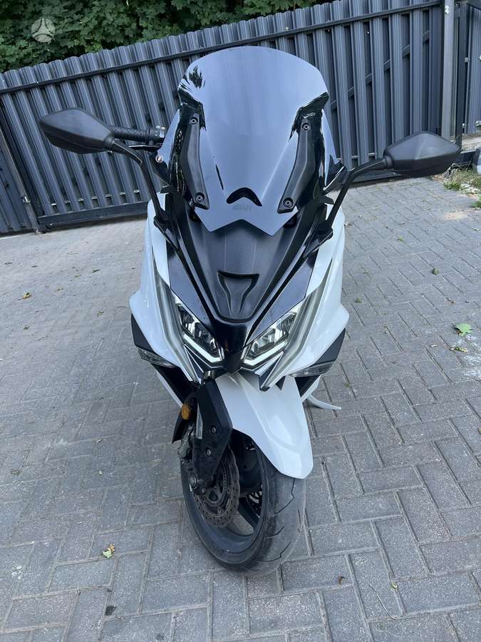 Kymco AK550 550cc, scooters / mopeds