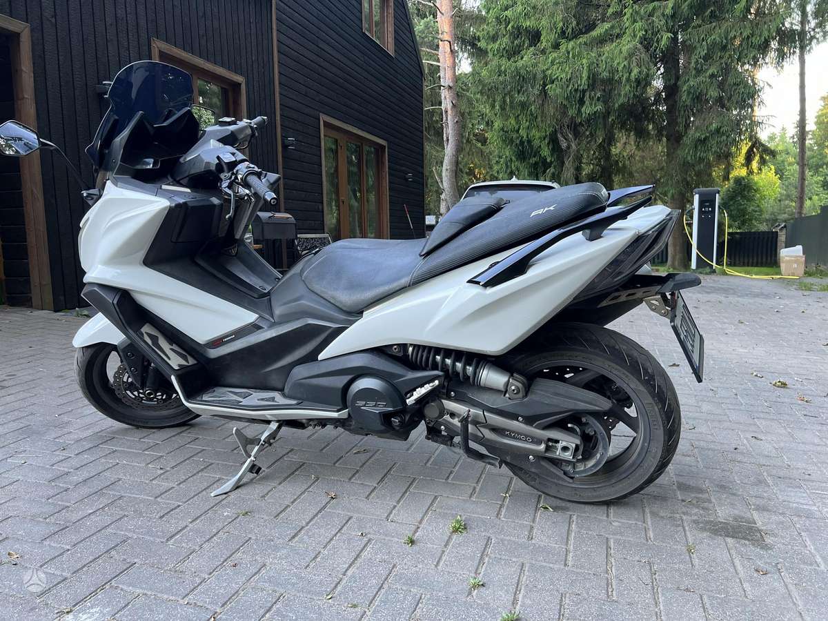 Kymco AK550 550cc, scooters / mopeds