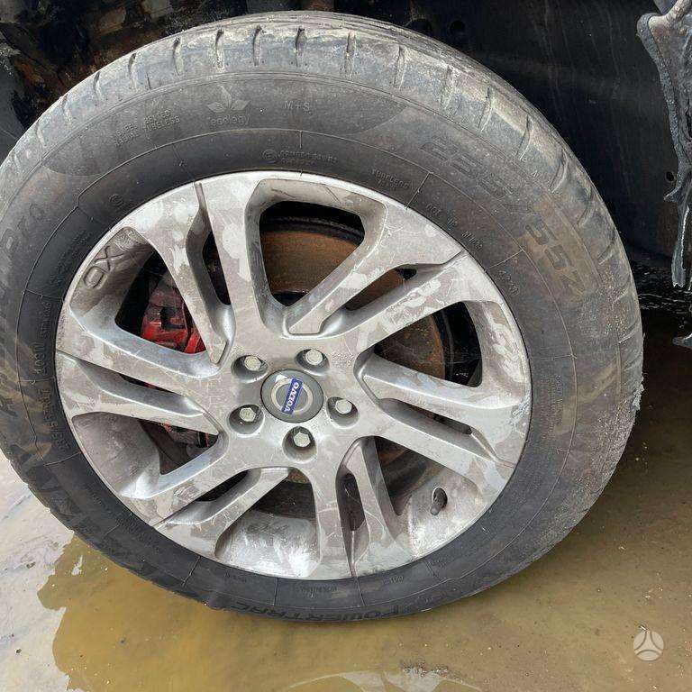 Volvo XC70
