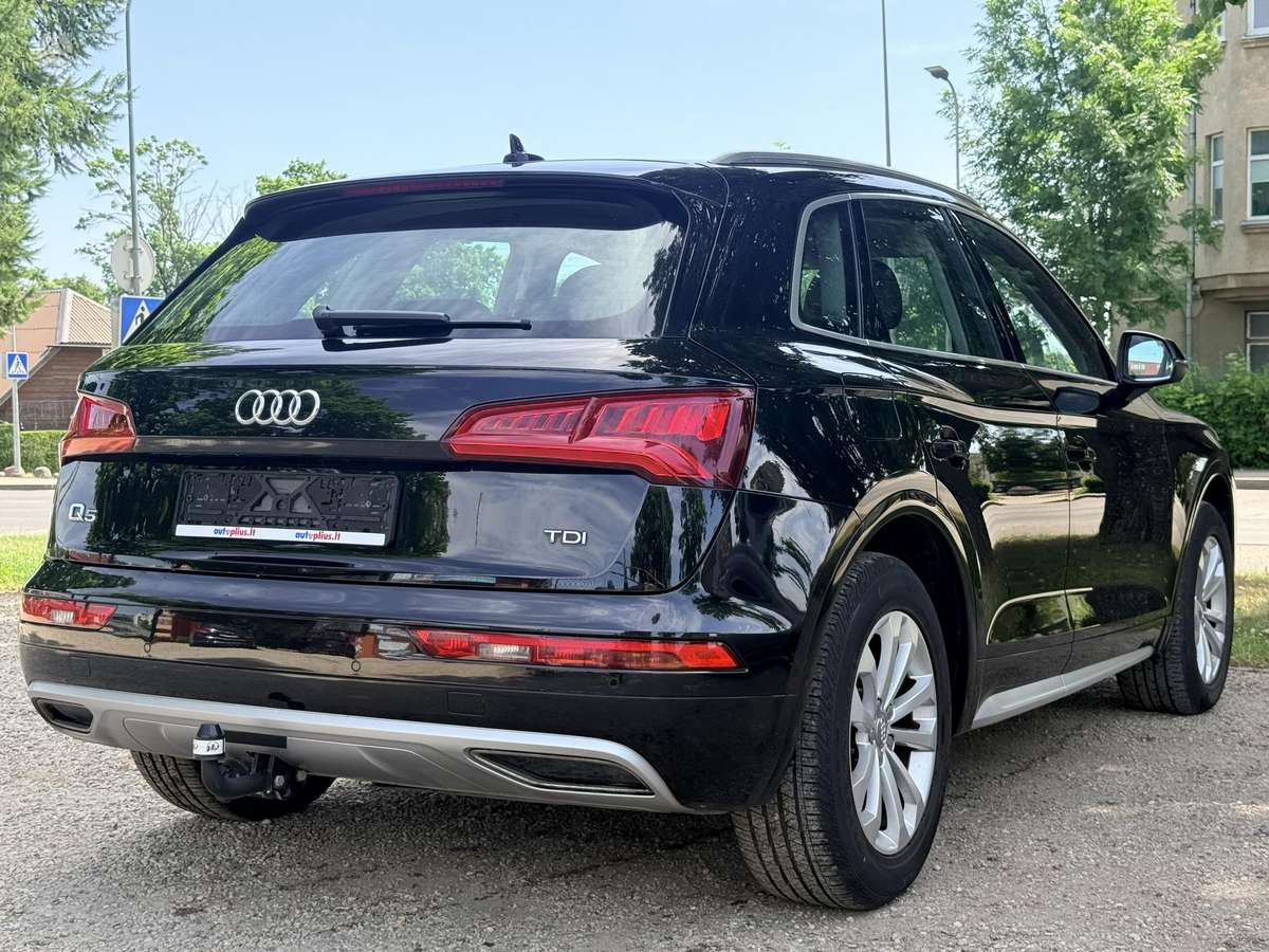 Audi Q5, 2.0 l., off-road / crossover