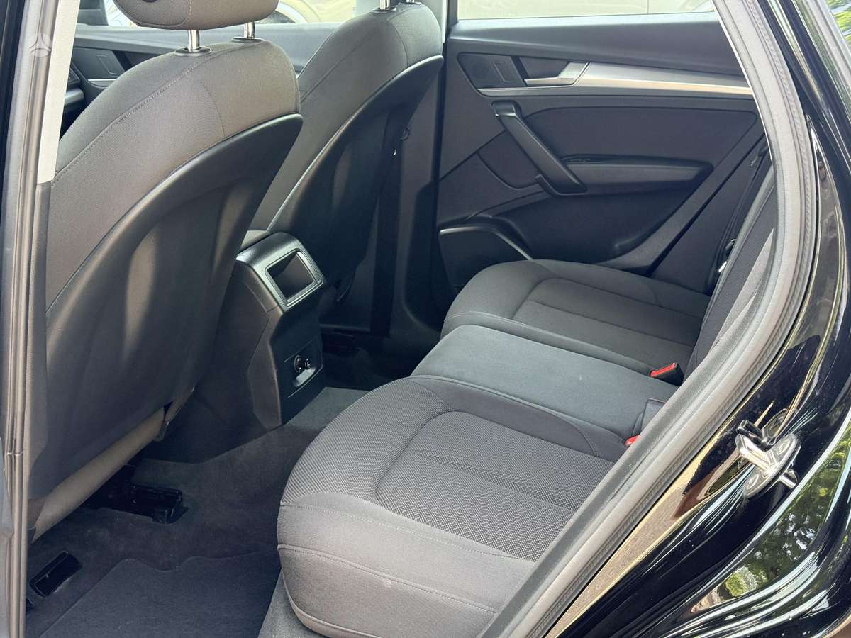 Audi Q5, 2.0 l., Внедорожник / Кроссовер