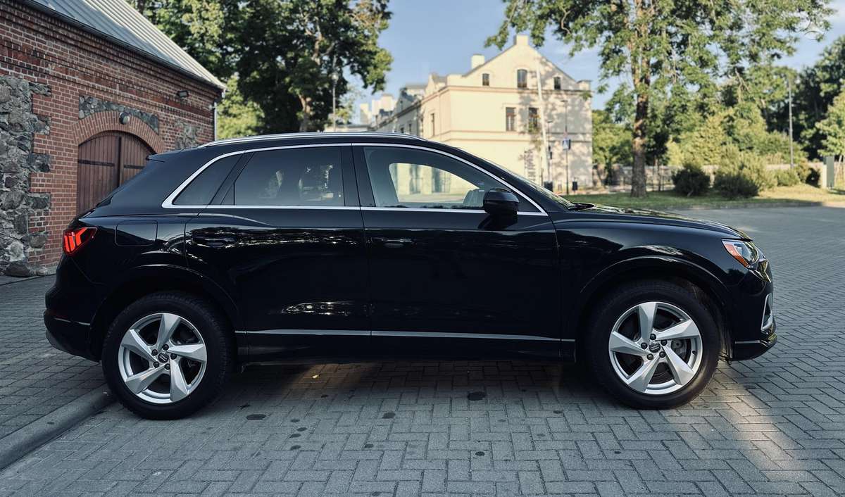 Audi Q3, 2.0 l., hatchback