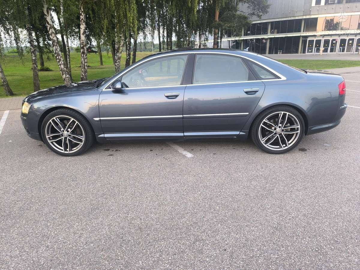 Audi A8, 4.1 l., Седан