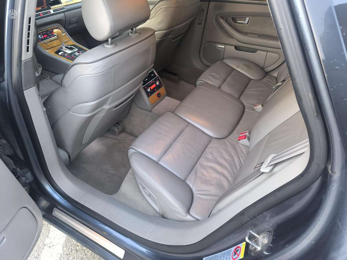 Audi A8, 4.1 l., Седан