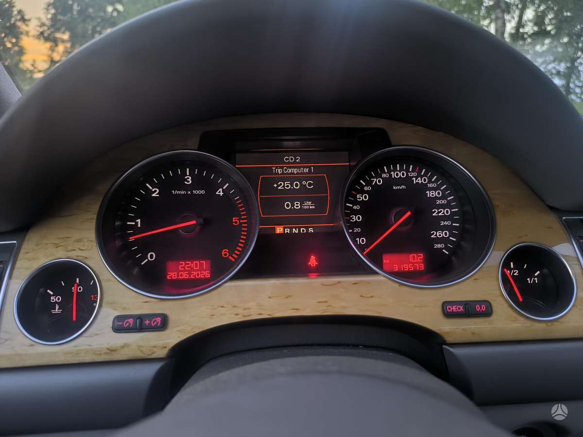 Audi A8, 4.1 l., Седан