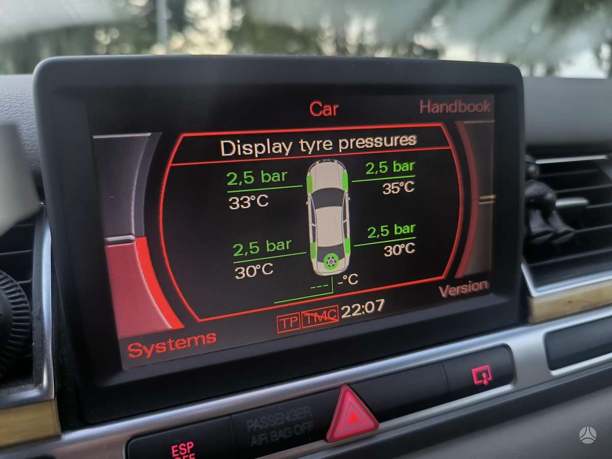 Audi A8, 4.1 l., sedanas