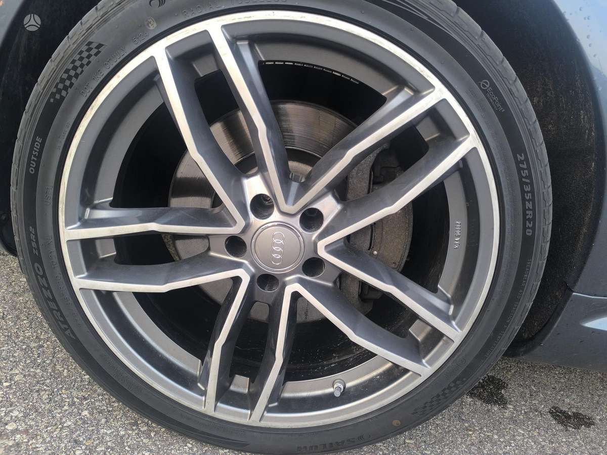 Audi A8, 4.1 l., Седан