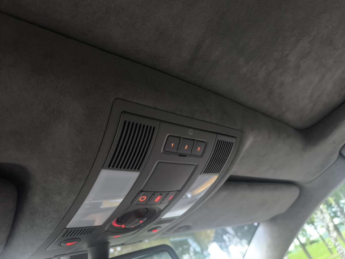 Audi A8, 4.1 l., sedanas