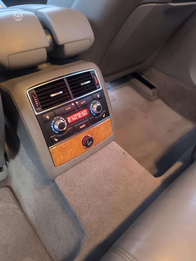 Audi A8, 4.1 l., sedanas