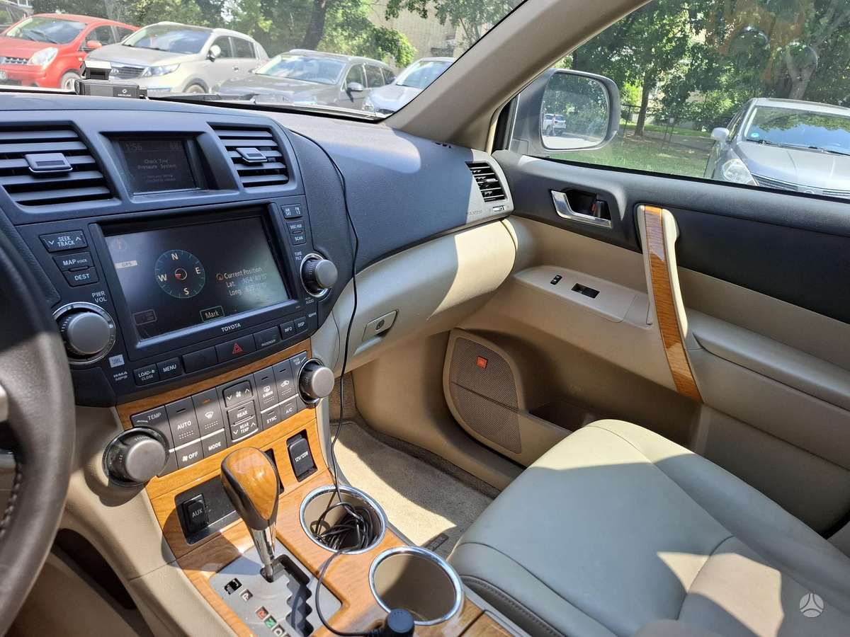 Toyota Highlander - 10