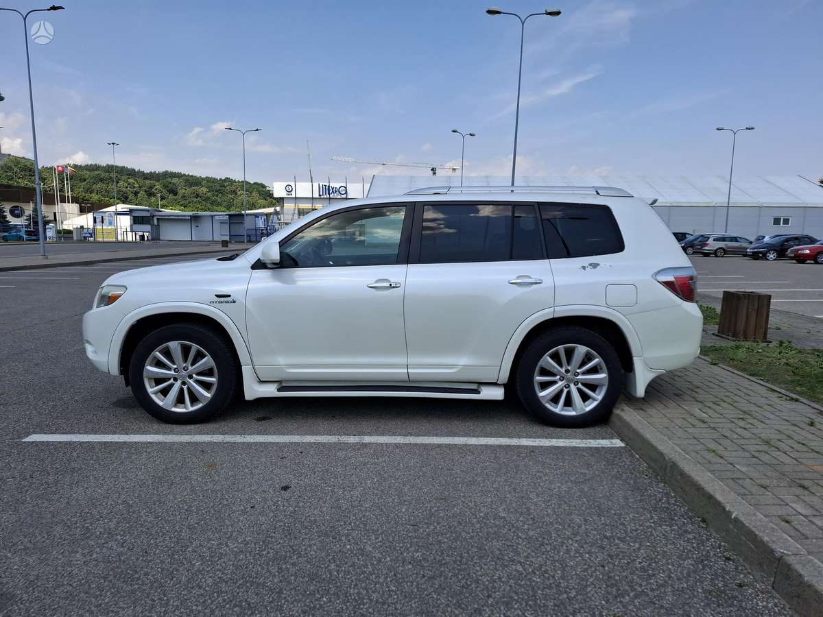 Toyota Highlander - 4