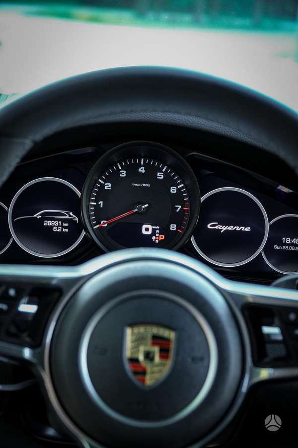 Porsche Cayenne - 7