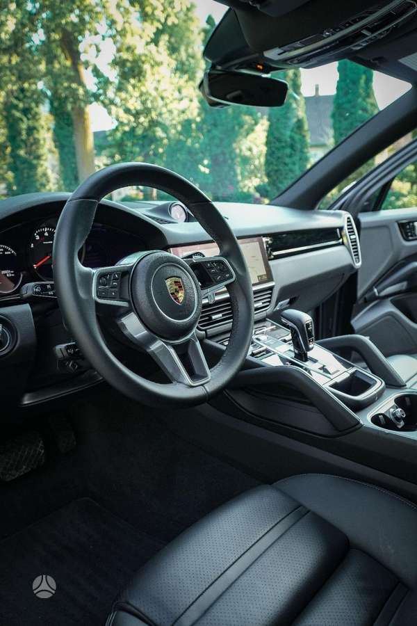 Porsche Cayenne - 2