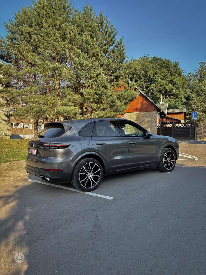 Porsche Cayenne - 5