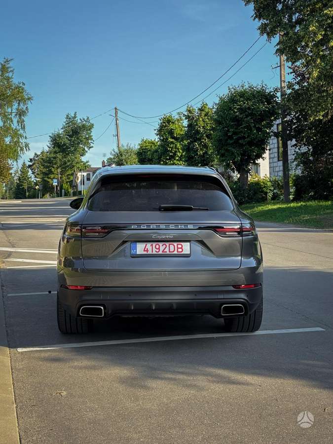 Porsche Cayenne - 8