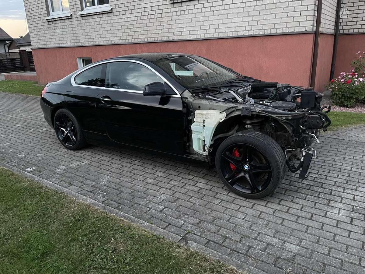 BMW 650, 4.4 l., Купе (coupe)