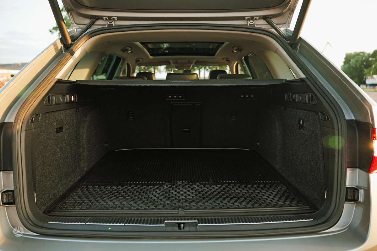 Skoda Superb, 2.0 l., wagon