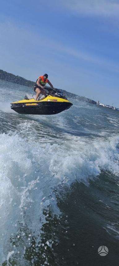 Sea-Doo GTX 4-TEC Supercharged, jet skis