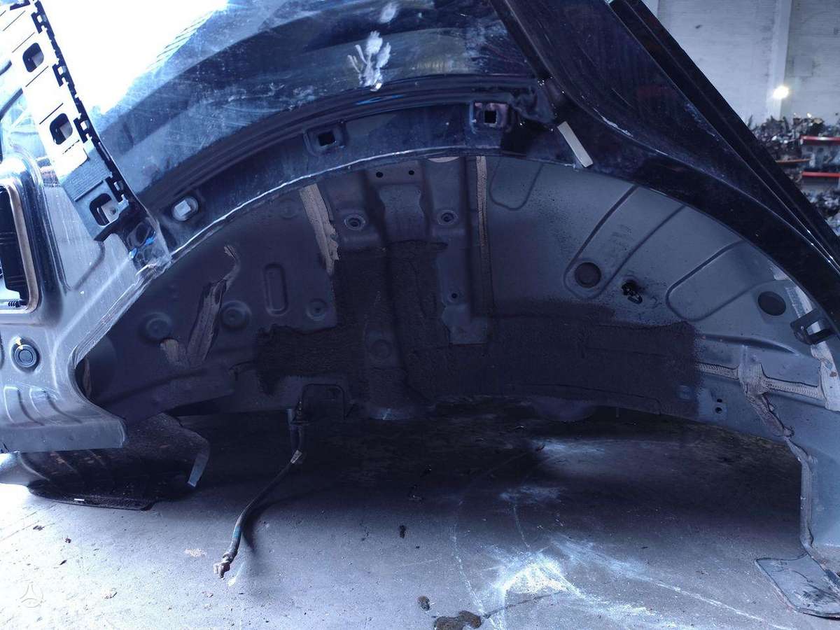 Kia Sportage hood (front, rear)