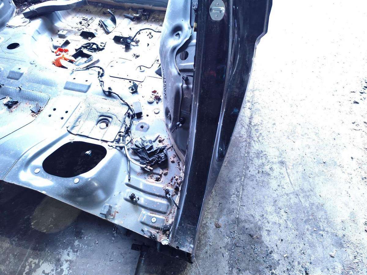 Kia Sportage hood (front, rear)