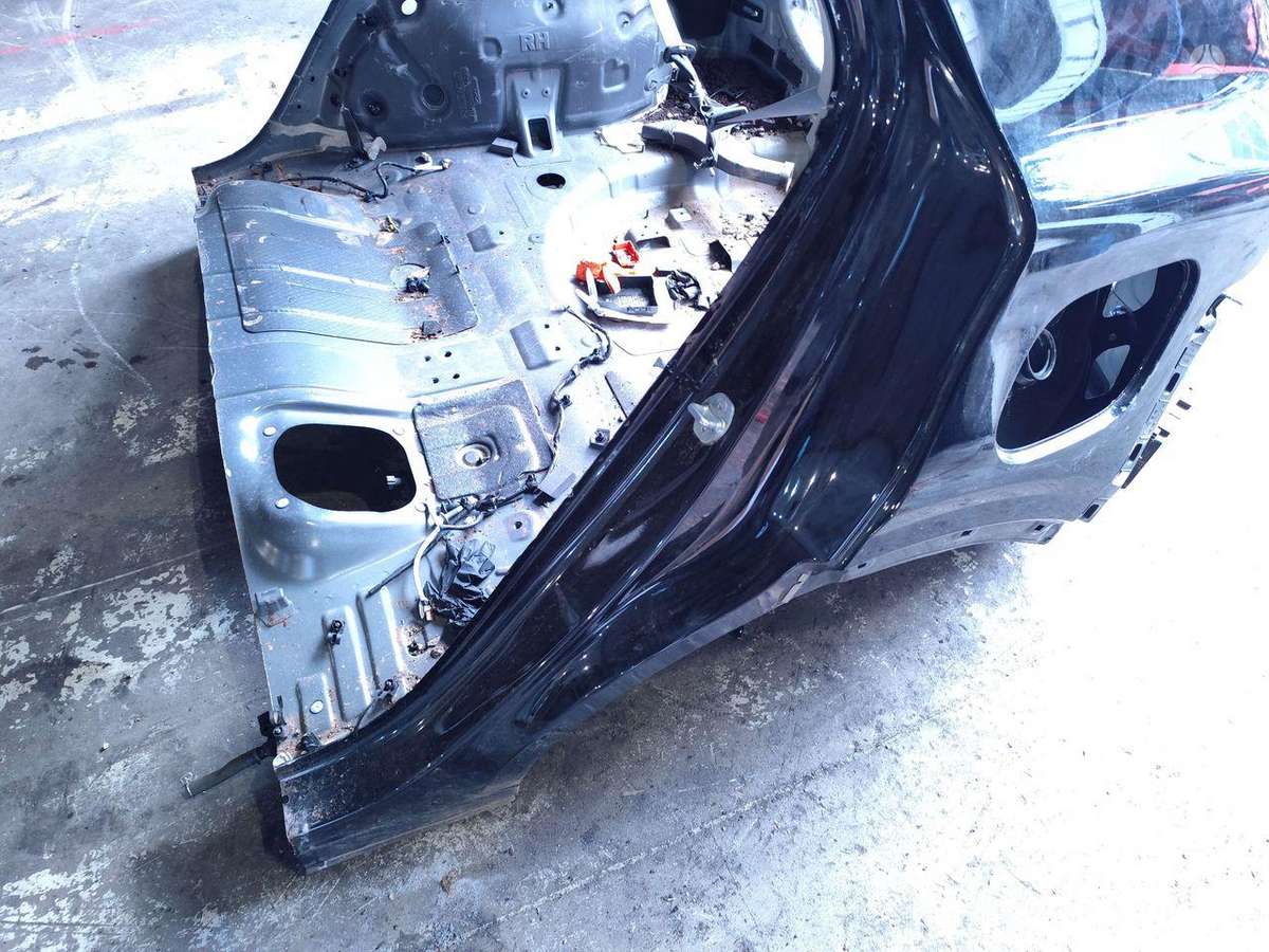 Kia Sportage hood (front, rear)