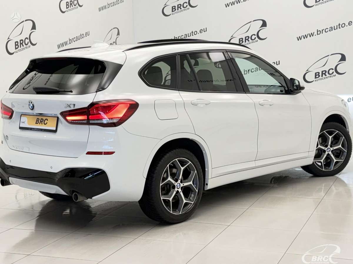BMW X1, 2.0 l., off-road / crossover