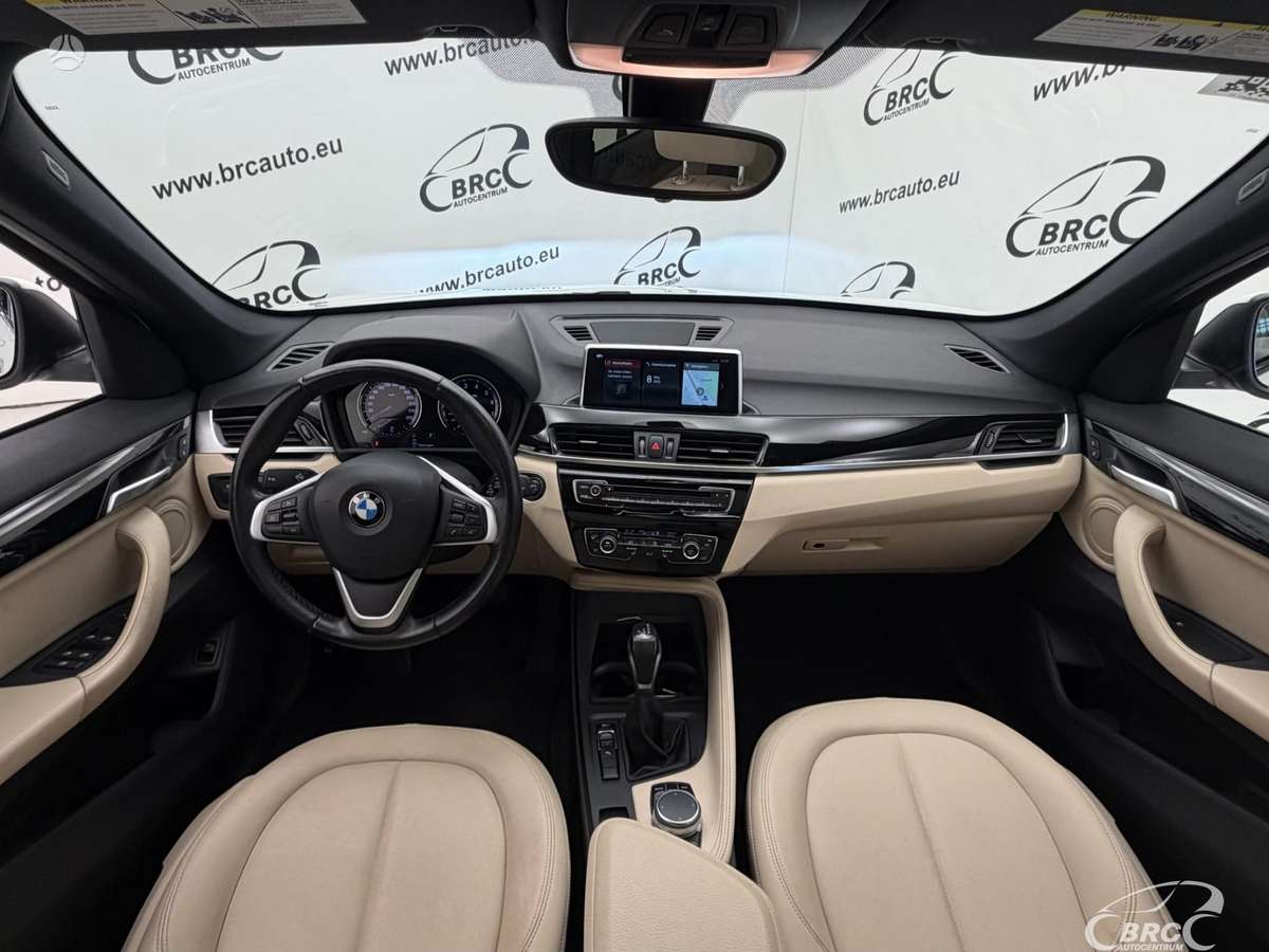 BMW X1, 2.0 l., off-road / crossover