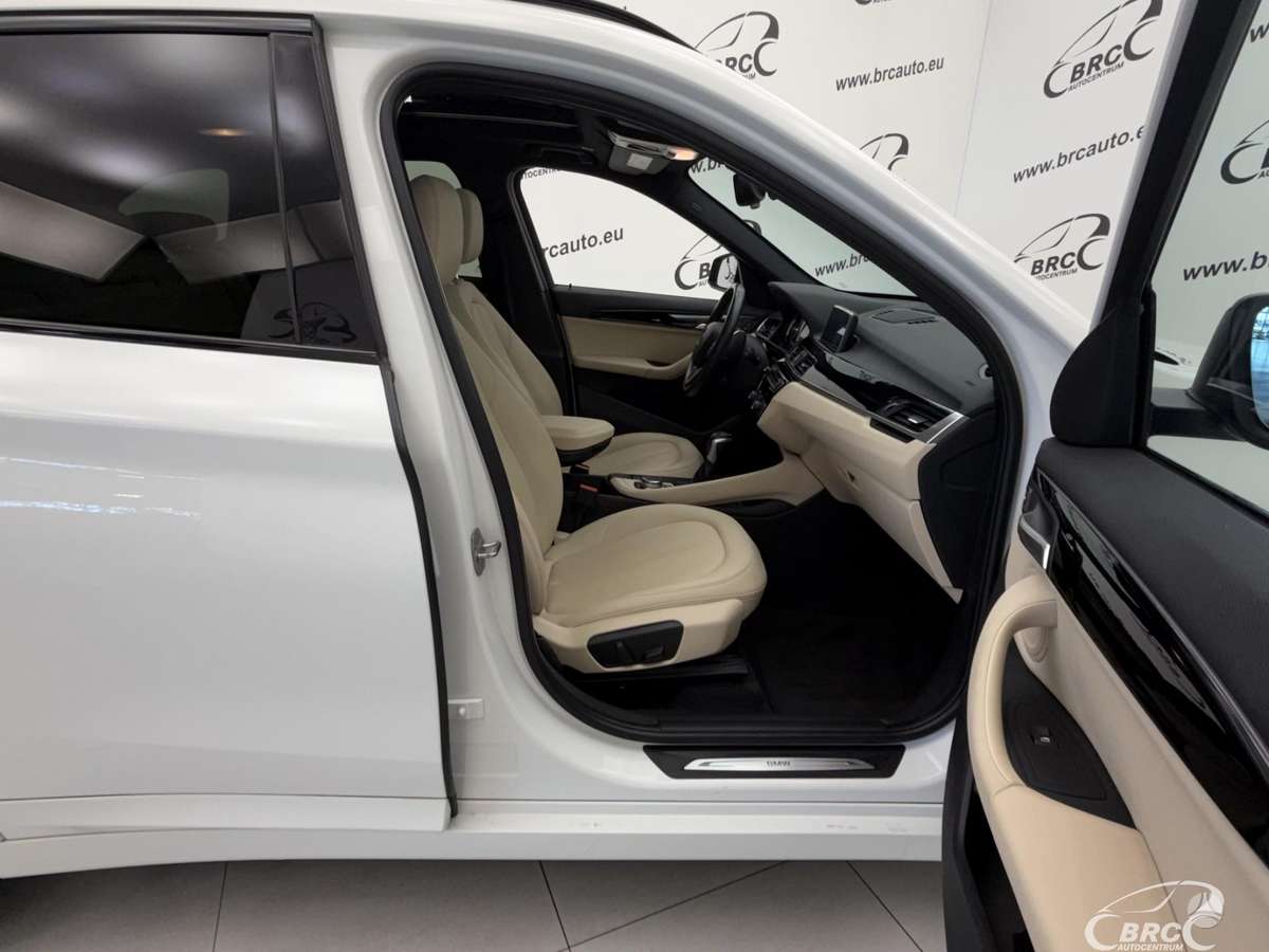 BMW X1, 2.0 l., off-road / crossover