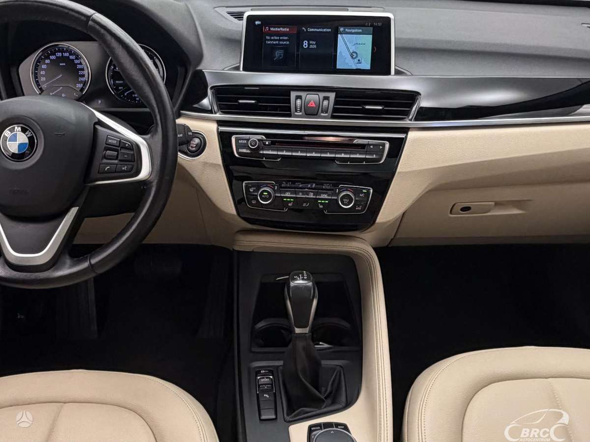 BMW X1, 2.0 l., off-road / crossover