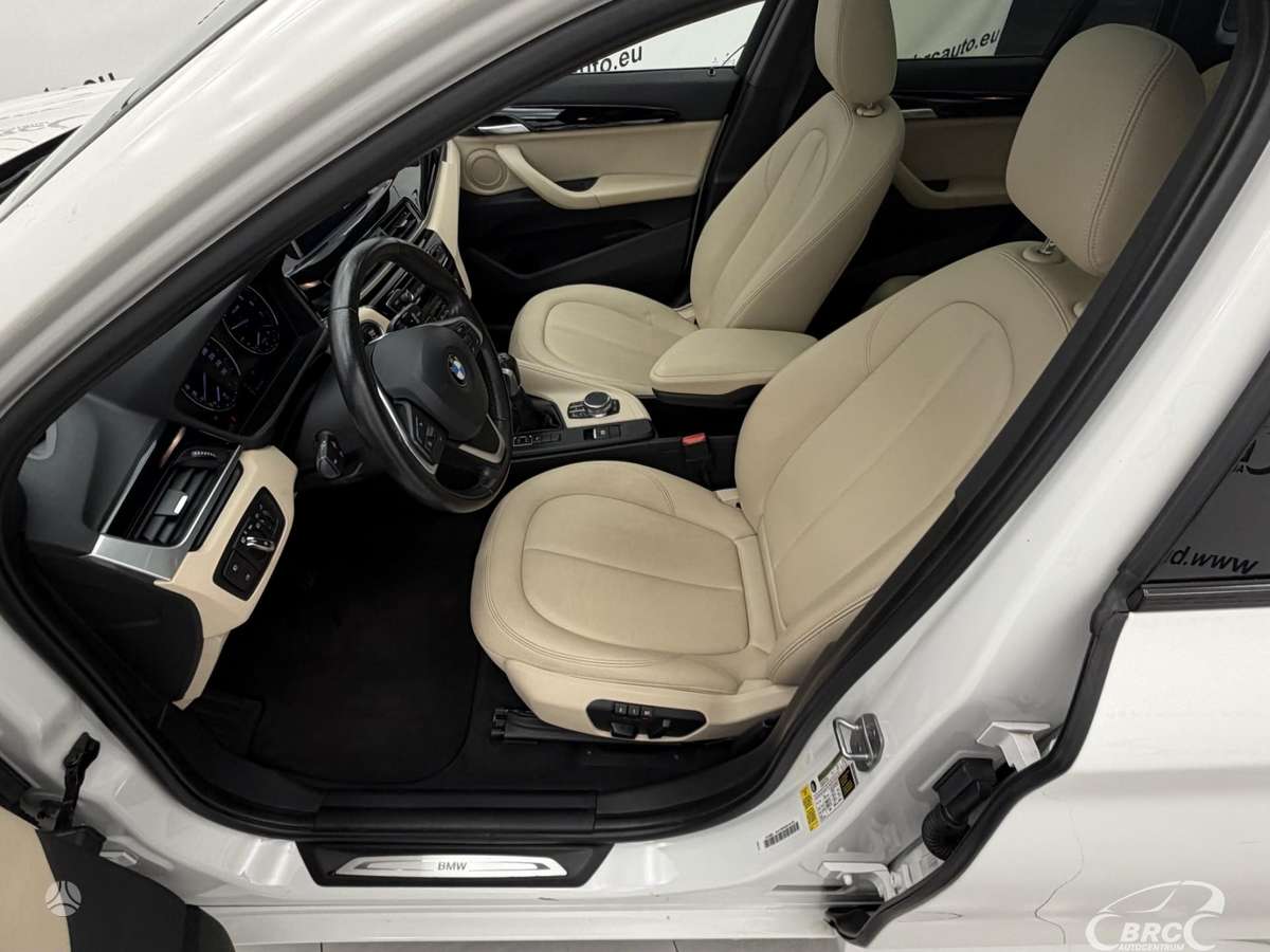BMW X1, 2.0 l., off-road / crossover