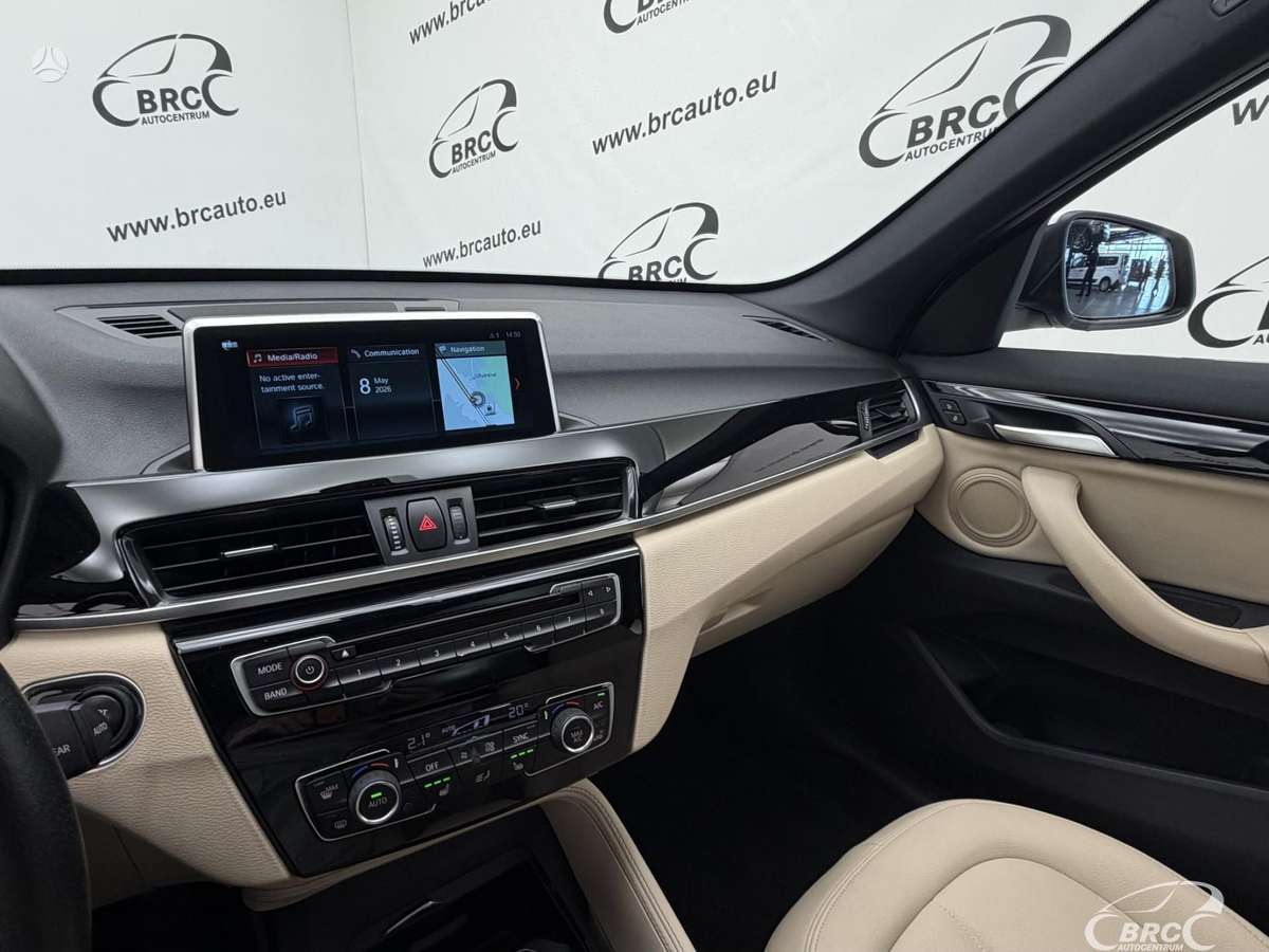 BMW X1, 2.0 l., off-road / crossover