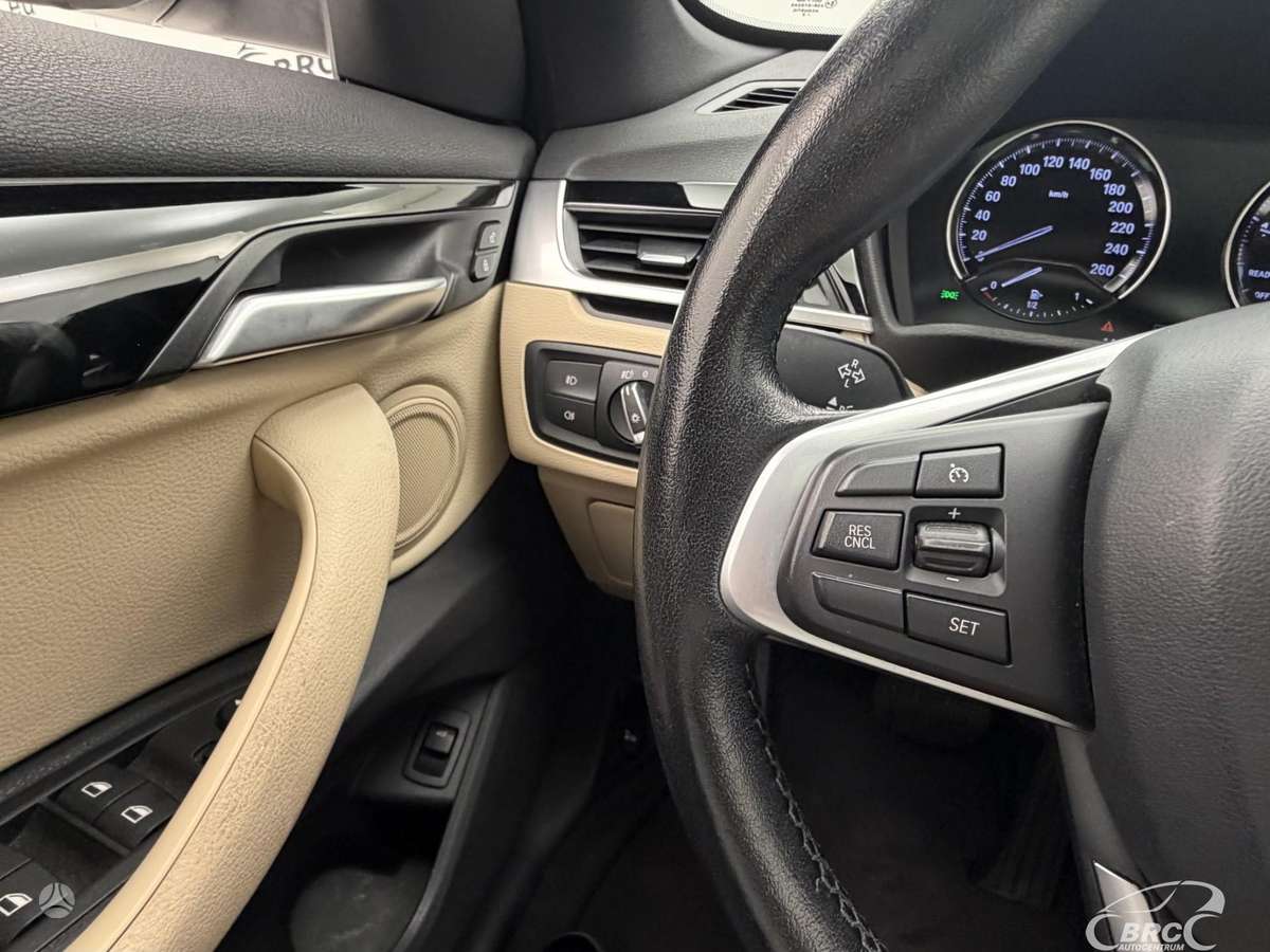 BMW X1, 2.0 l., off-road / crossover
