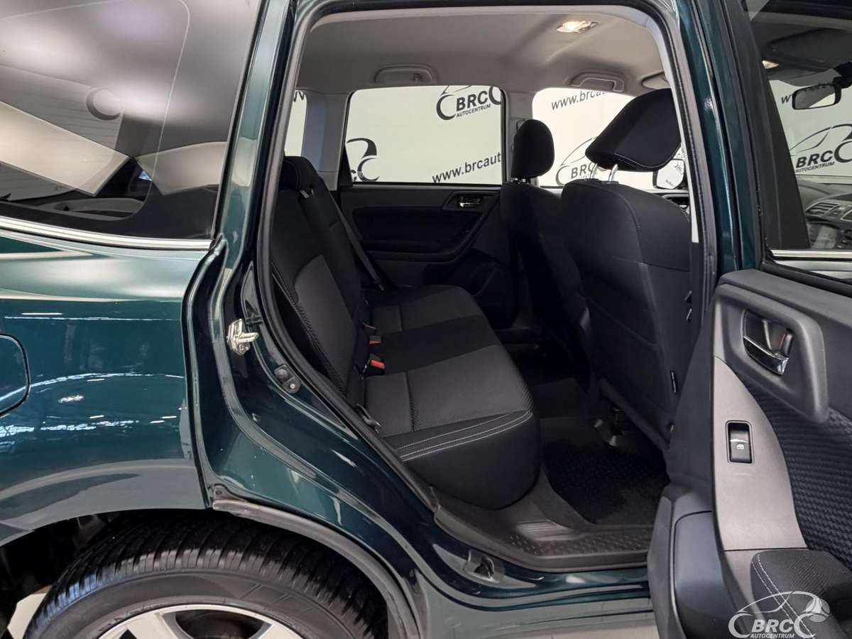 Subaru Forester, 2.0 l., Внедорожник / Кроссовер