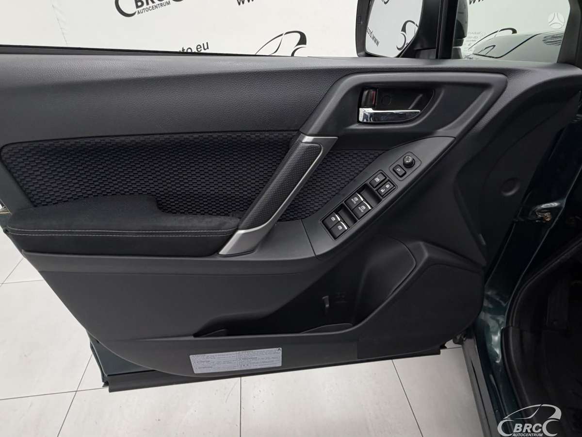 Subaru Forester, 2.0 l., Внедорожник / Кроссовер