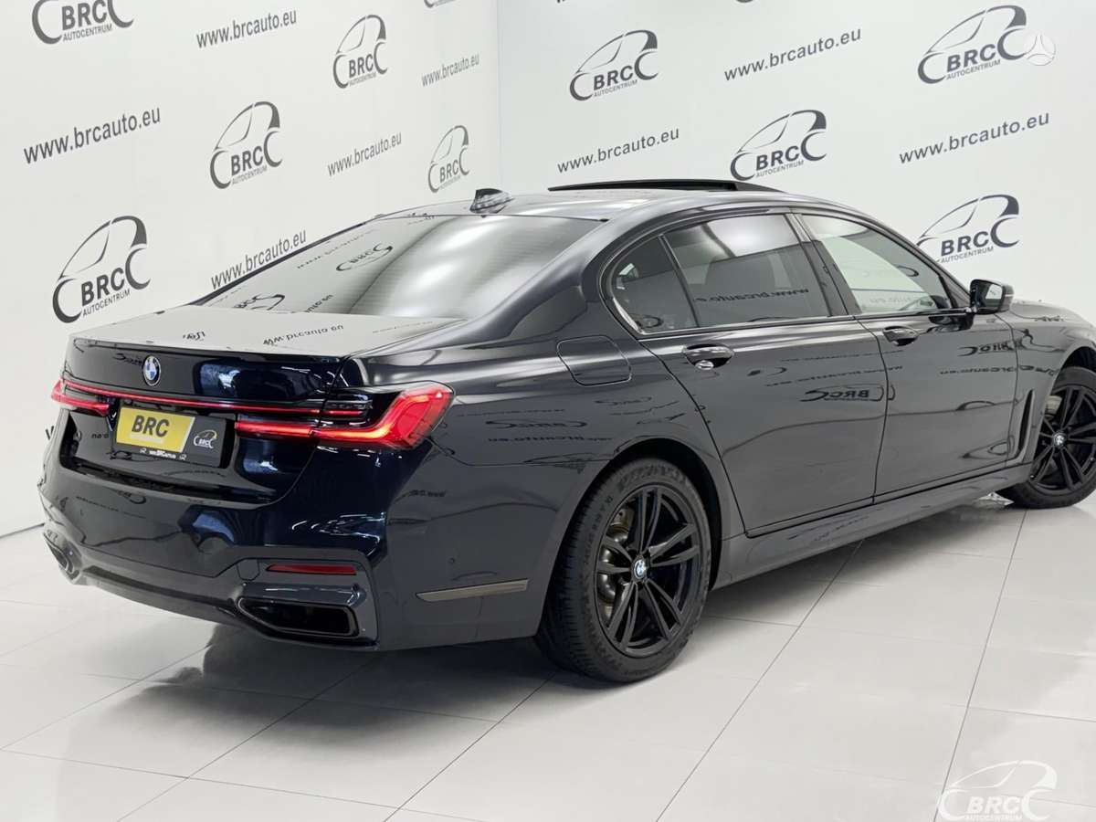 BMW 750, 4.4 l., Седан