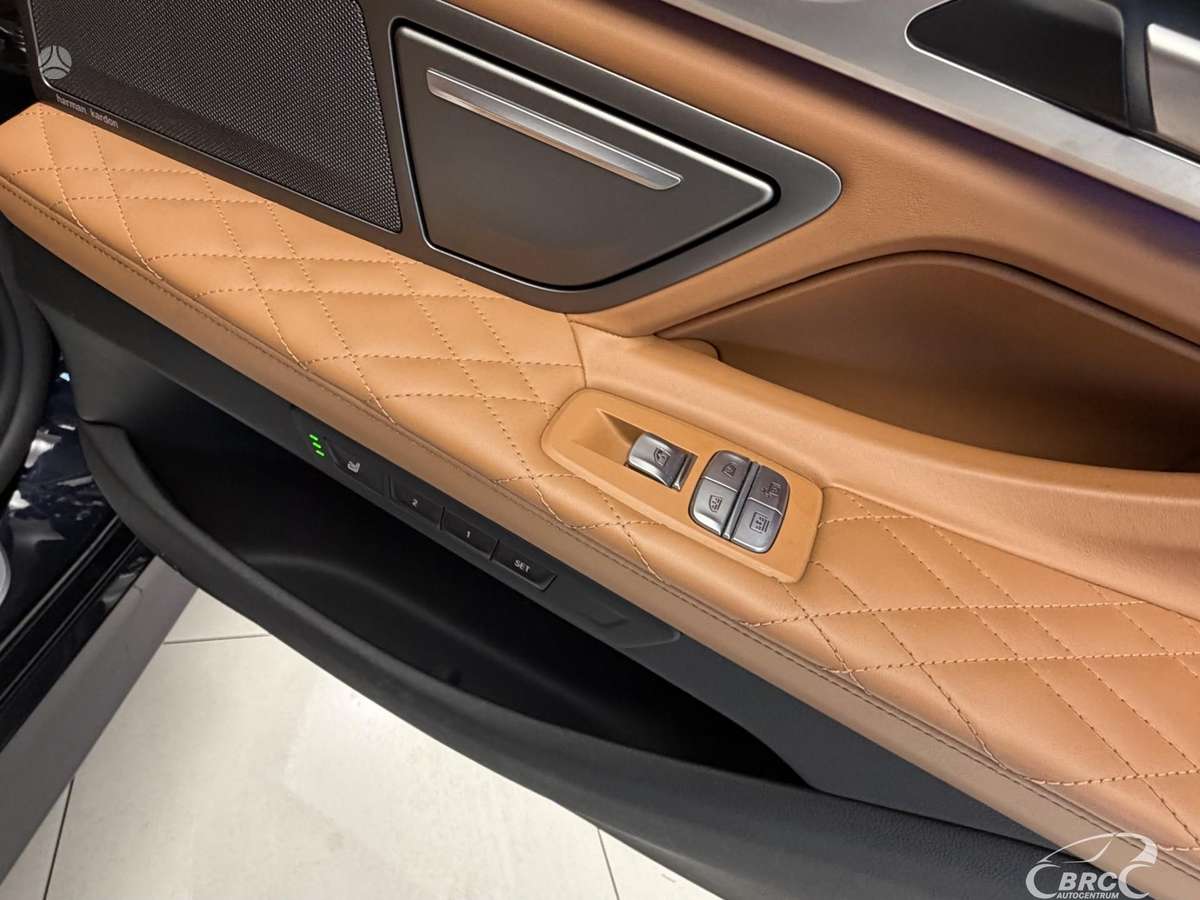 BMW 750, 4.4 l., Седан