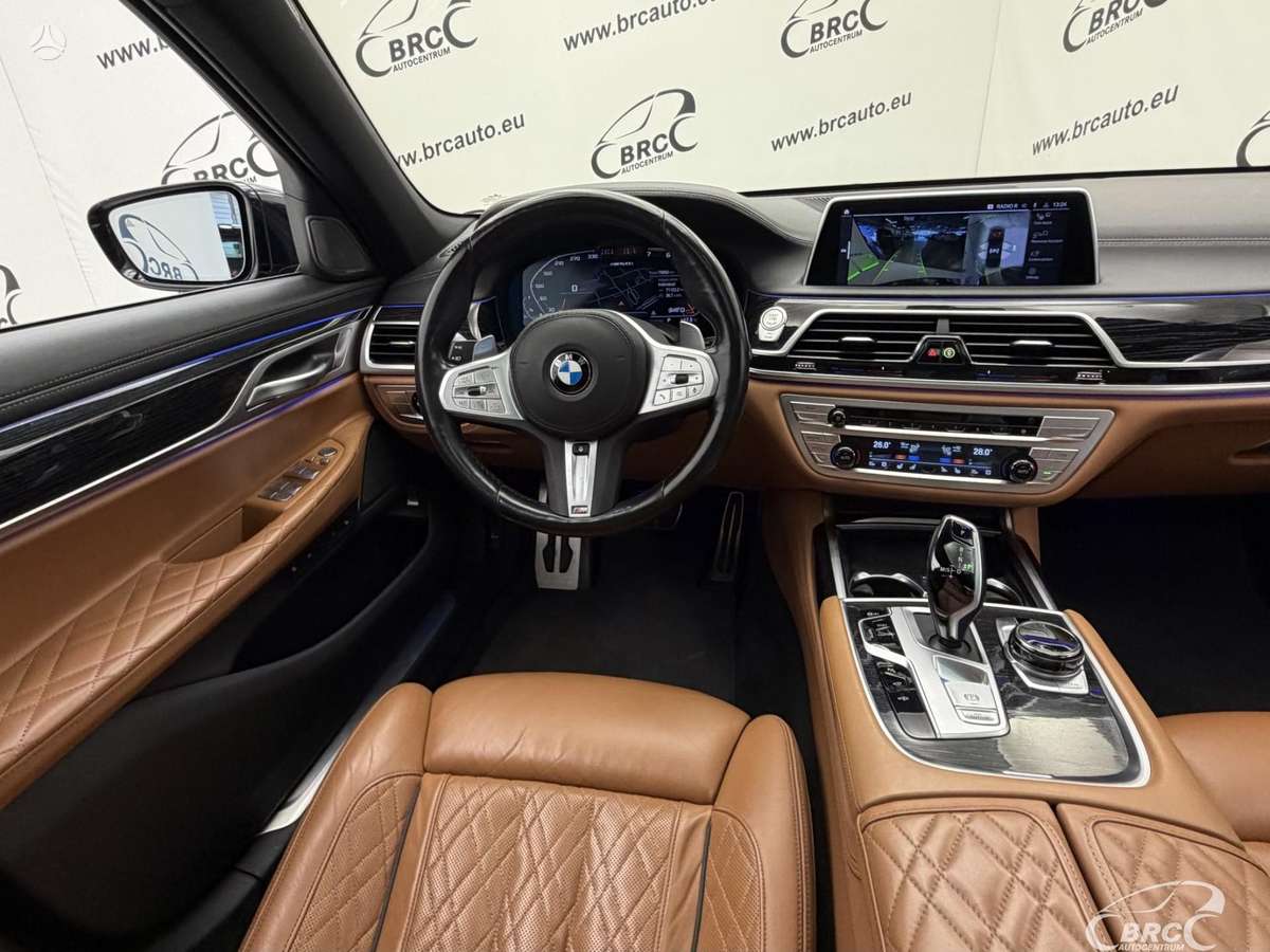 BMW 750, 4.4 l., Седан