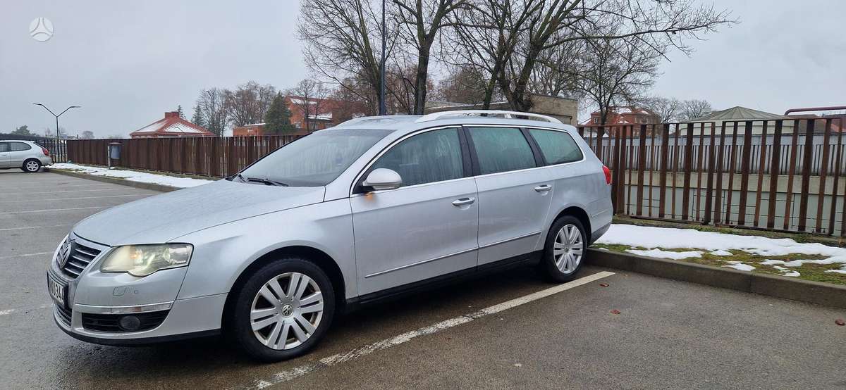 Volkswagen Passat - 1