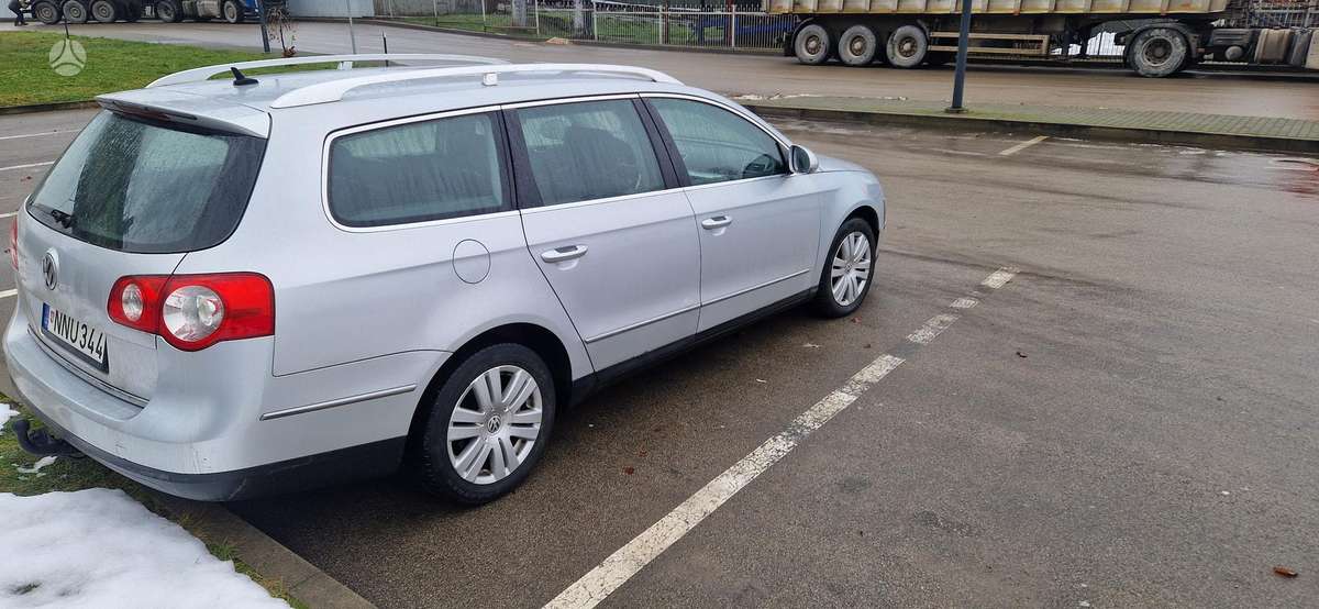 Volkswagen Passat - 4