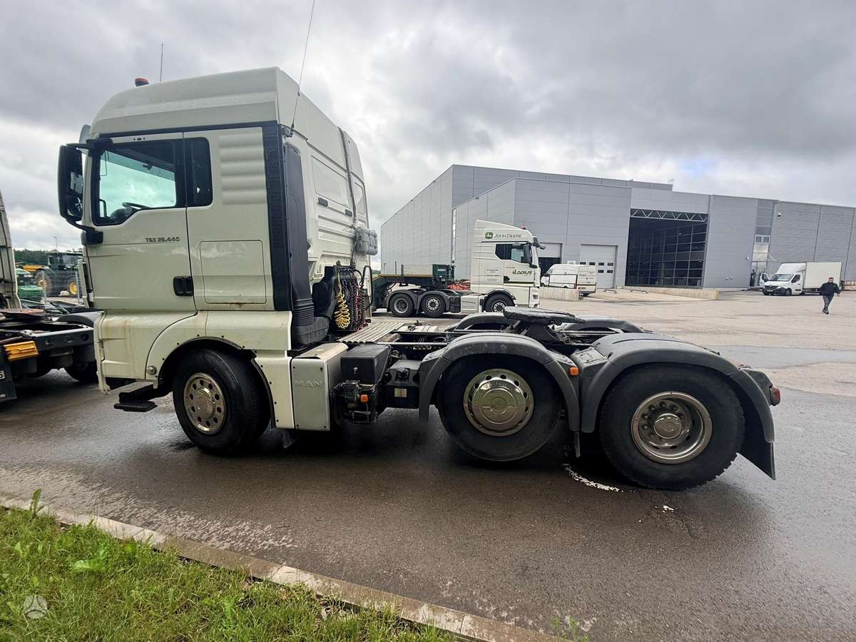 MAN TGX 26.440, single sleeper