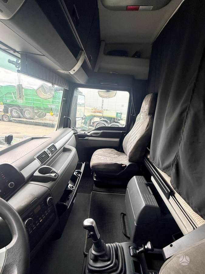 MAN TGX 26.440, single sleeper