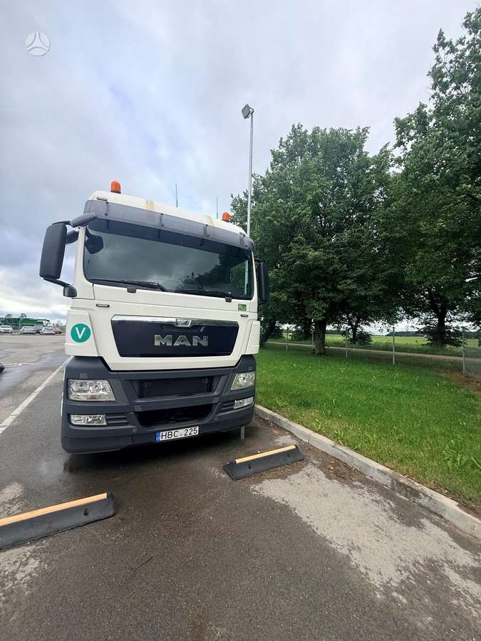 MAN TGX, single sleeper